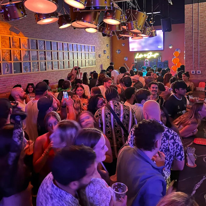 Sweet Caroline Karaoke Bar – Wynwood